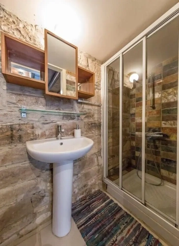 2 Bedrooms Cottage