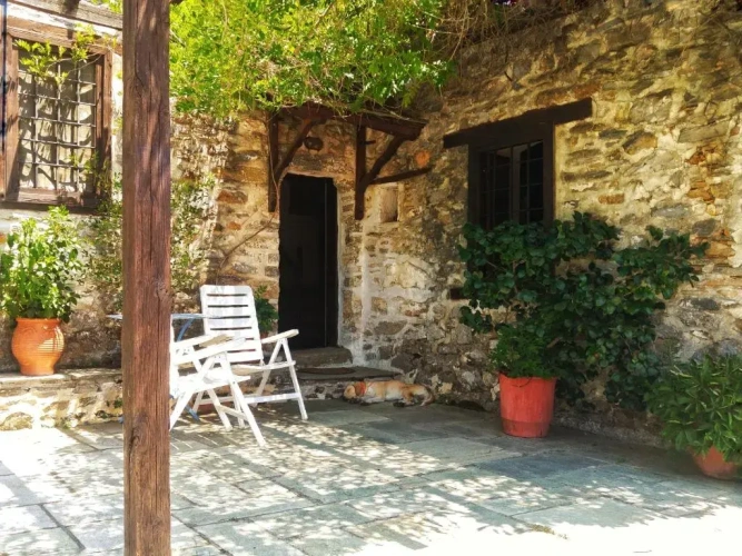 4 Bedrooms Cottage
