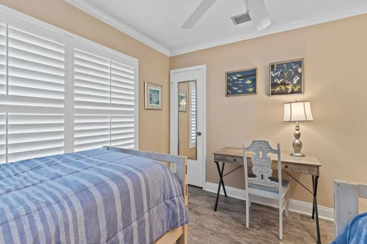 Colony Beach Club 224