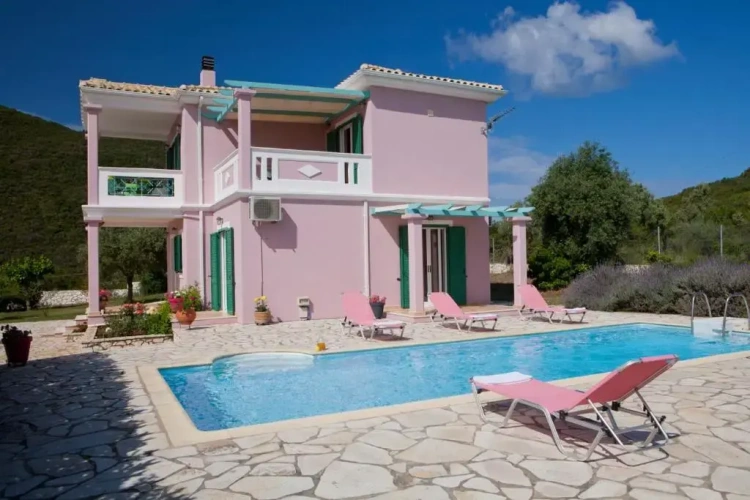 3 Bedrooms Villa