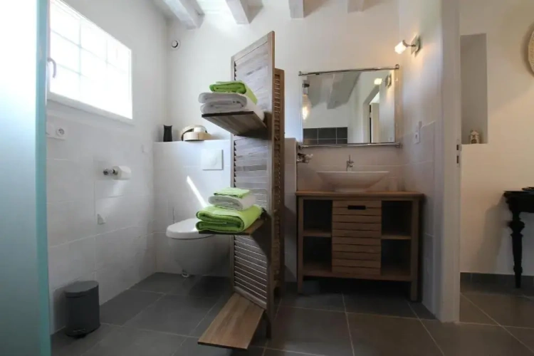 Standard Triple room with garden view