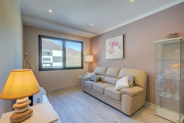 4 Seasons Apartment