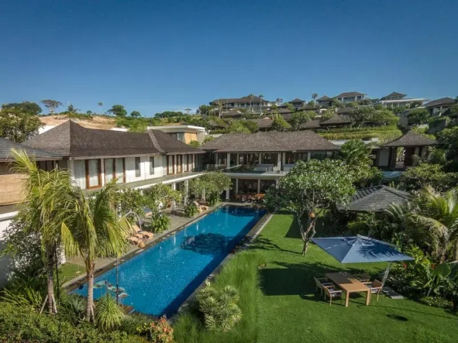 6 Bedrooms Sextuple Villa