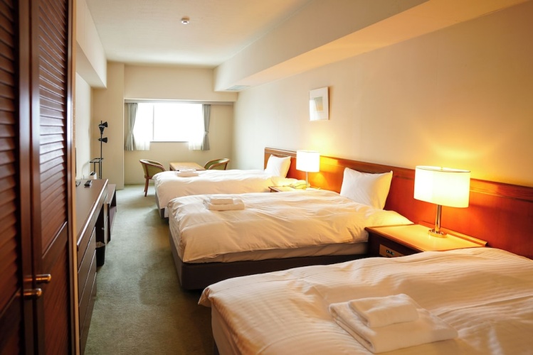 Standard Triple room