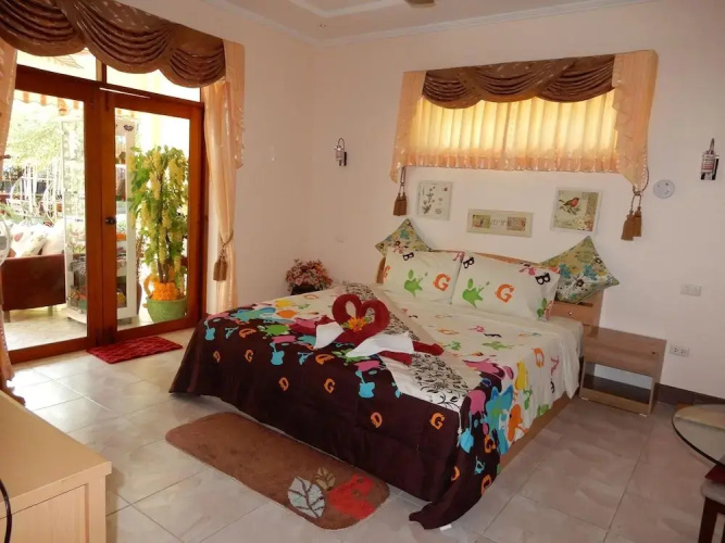 Relaxing Palm Pool Villa