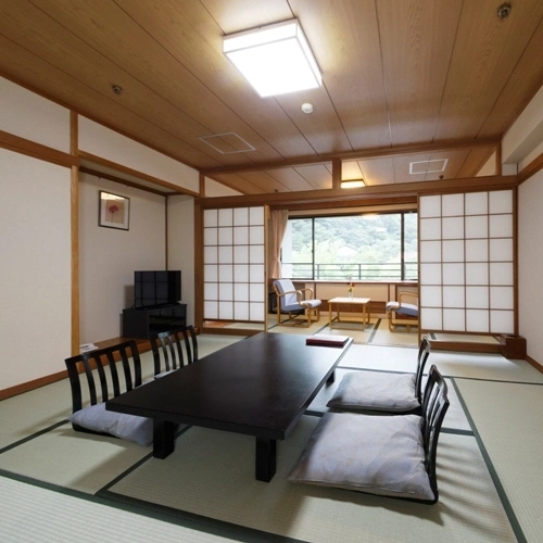 Standard room with mountain view