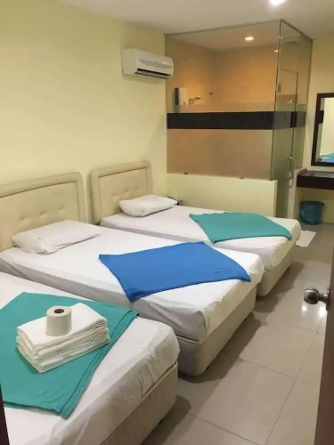 Standard Triple room