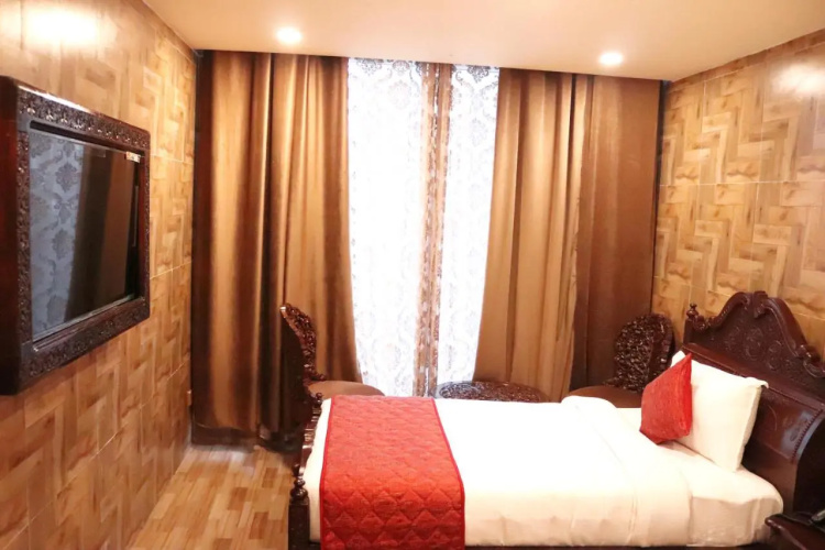 Hyders Park - The Luxury Hotel