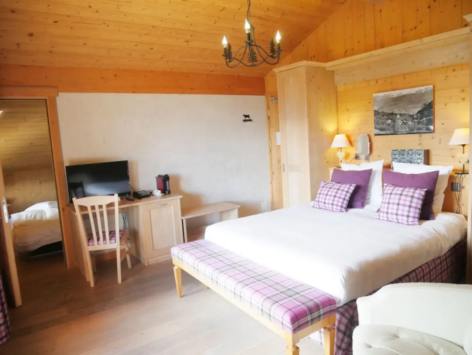 Between Boutique Hotel