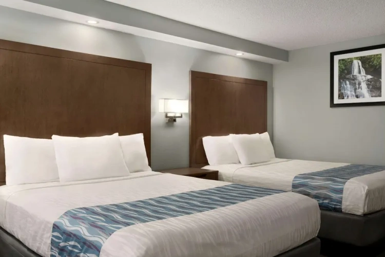 Standard Quadruple room with balcony and with river view