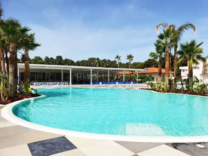 Coral Beach Paestum