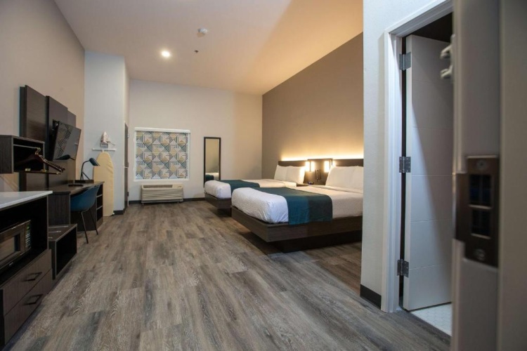 Deluxe Quadruple room