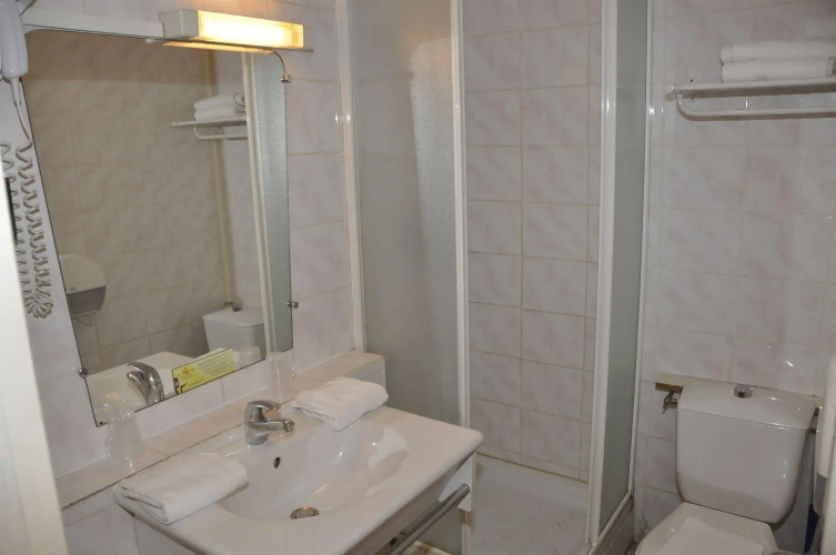 Sarl Hotel Cesar