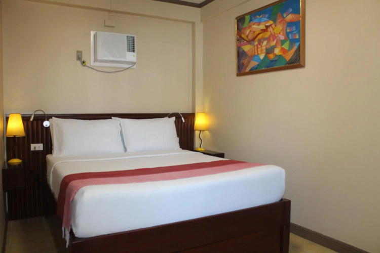 P and M Final Option Hotel