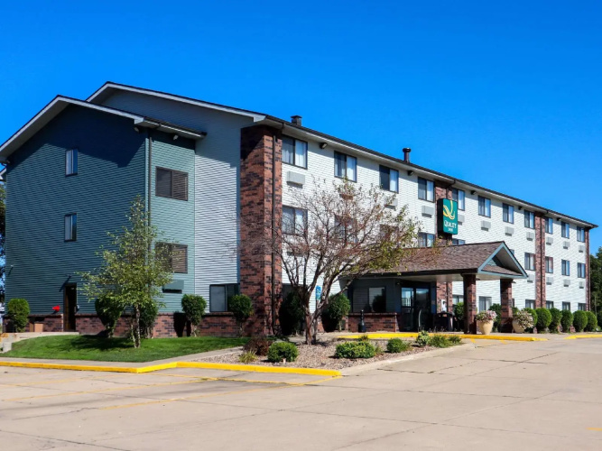 Quality Inn & Suites Bloomington