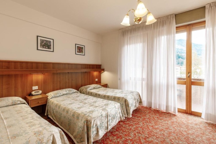 Classic Quadruple room