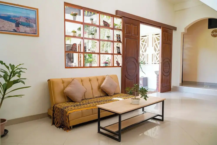 Mama Komodo Bed & Breakfast