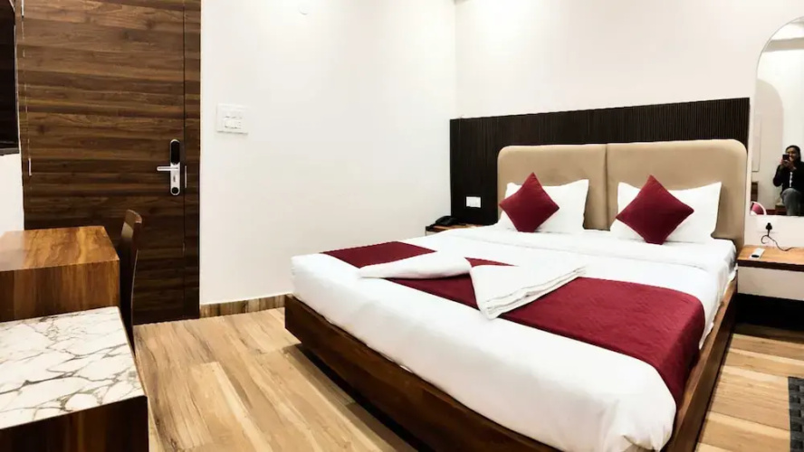Hotel 7 Heaven