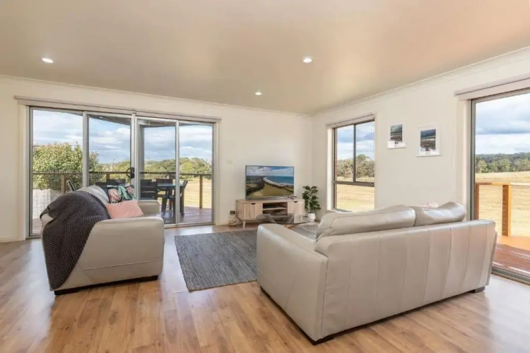 3 Bedrooms Cottage