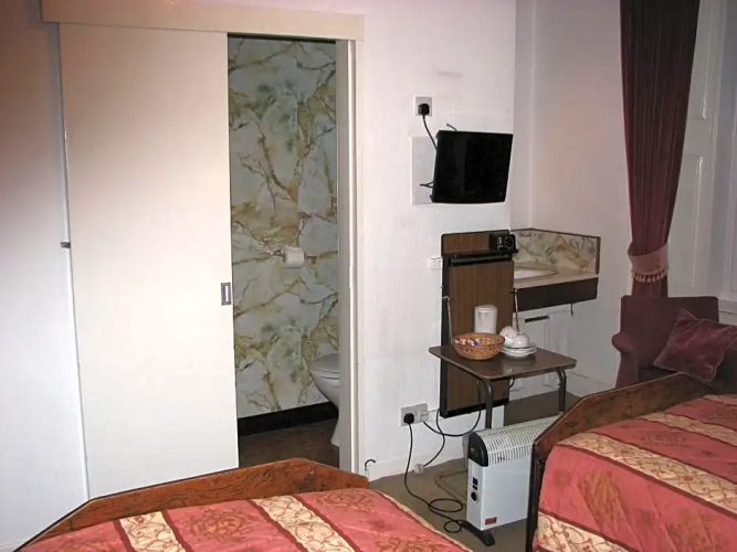 Lancaster Hotel