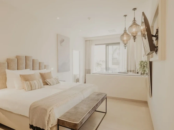 2 Bedrooms Studio