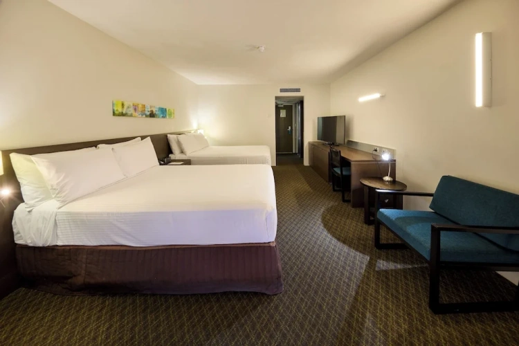 Premium Twin room with balcony and seafront