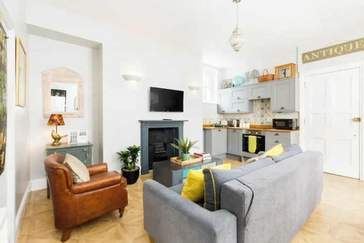 1 Bedroom Executive Apartment with courtyard view