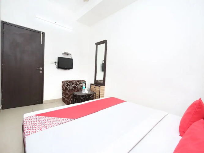 OYO 15565 Hotel Midtown