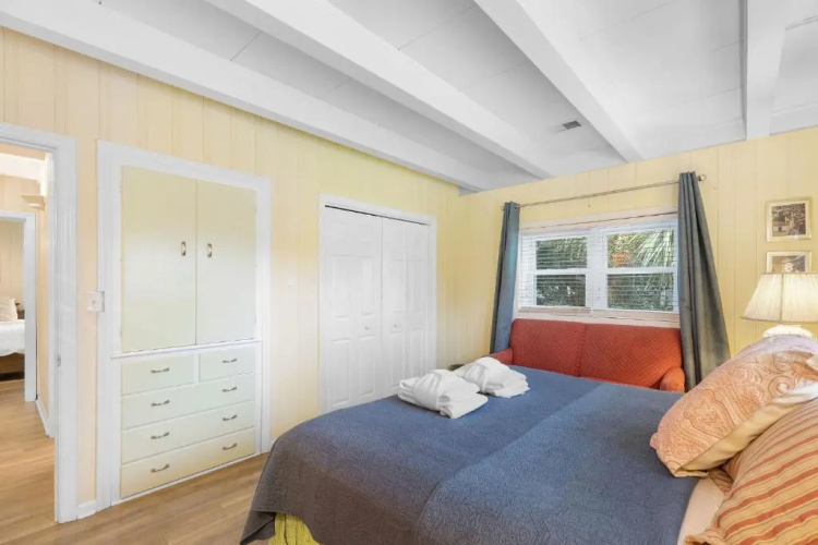612 E Ashley - Shore Beats Work - 4 Bedrooms