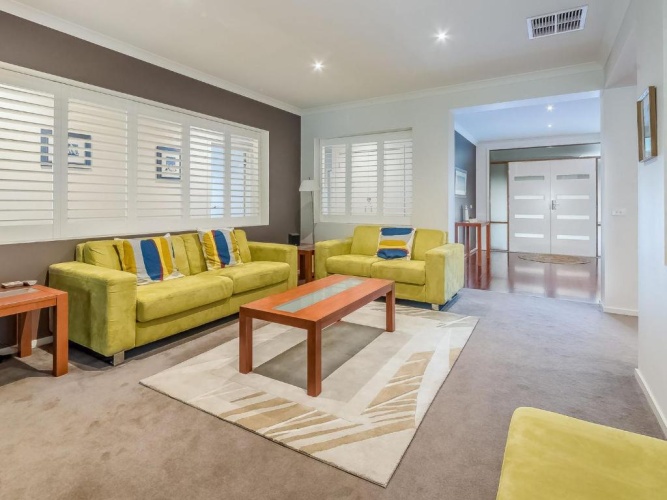 4 Bedrooms Cottage