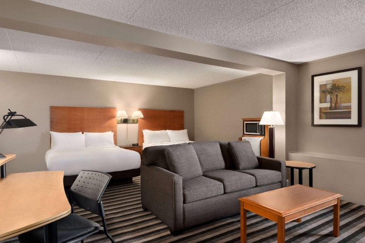 Quadruple Suite