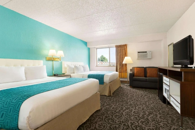 Quadruple Suite