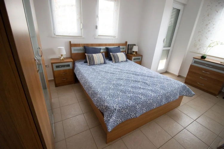 3 Bedrooms Apartment