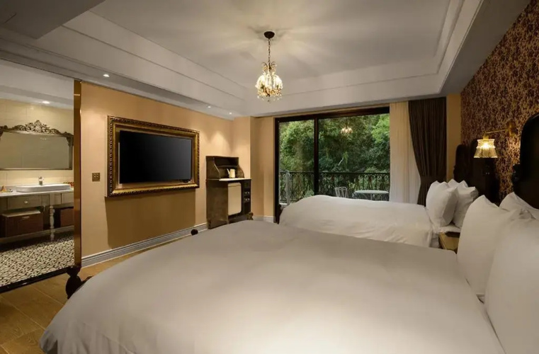 Grasse Grace Manor