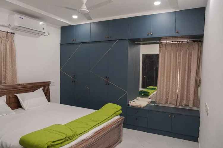 Karthikeya Guest Inn