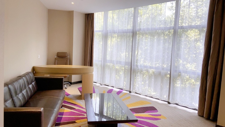 Deluxe Suite