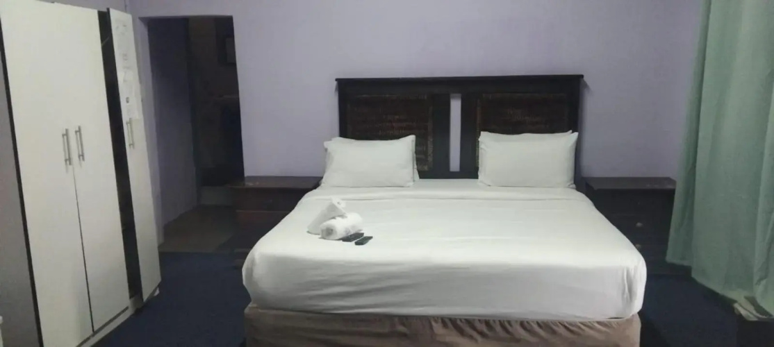 Lisokhanya GuestHouse