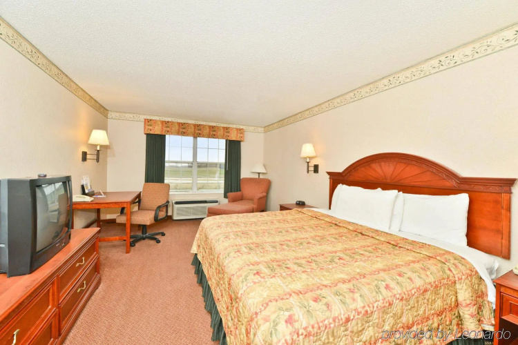 BlissPoint Inn & Suites