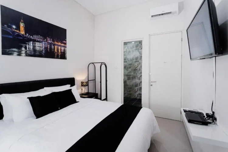4 Bedrooms Cottage