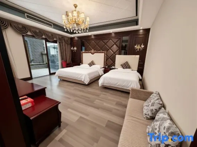 Luxury Suite