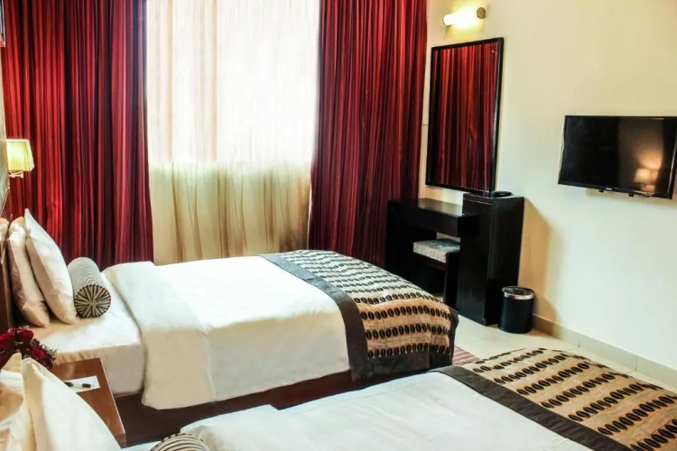 2 Bedrooms Apartment