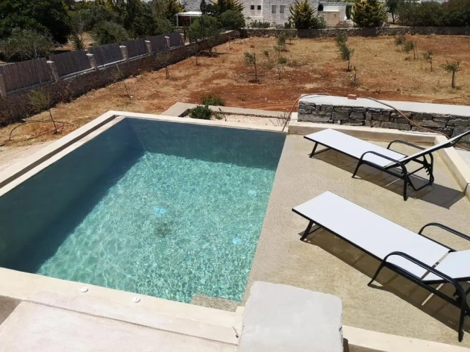 2 Bedrooms Villa