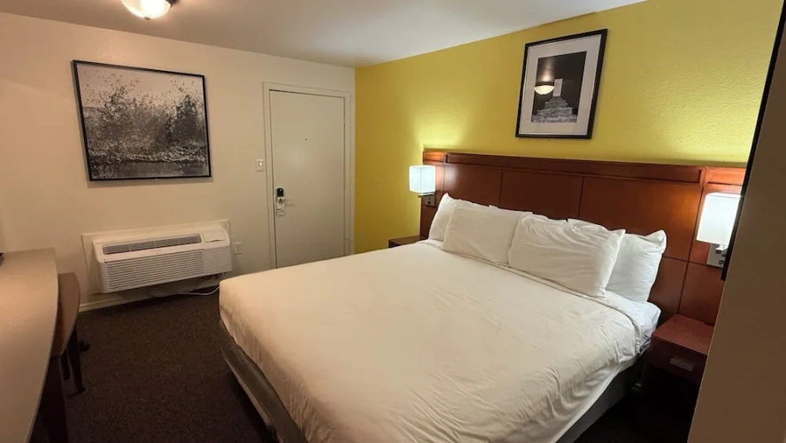 Standard Double Basement room