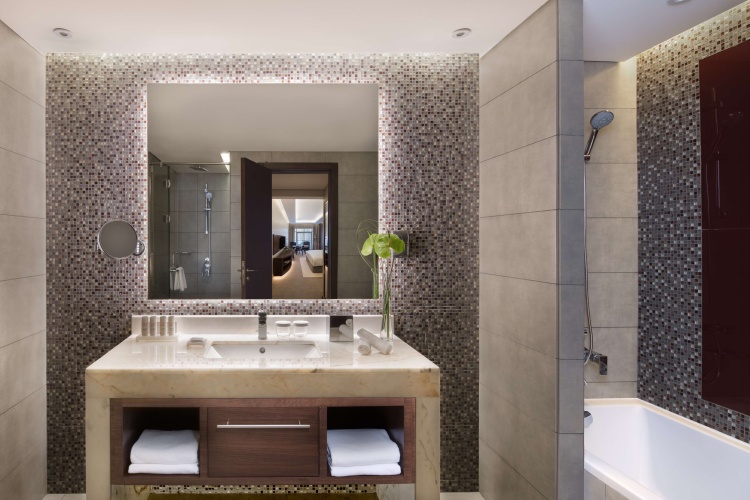 Radisson Blu Hotel Dubai Waterfront photo 13