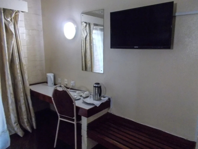 Ndeke Hotel