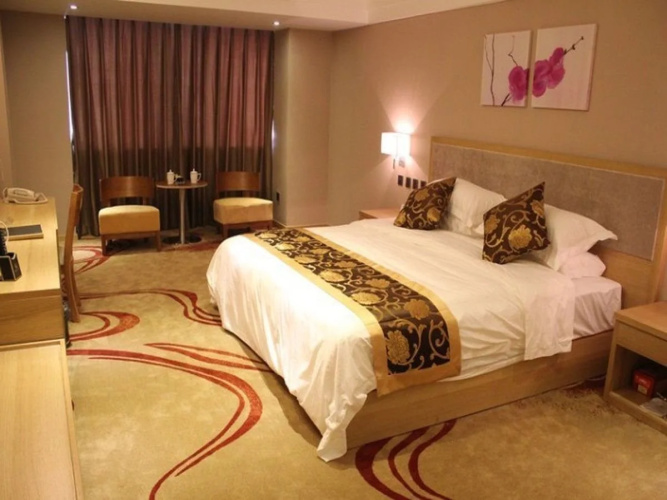 Longwei Holiday Hotel