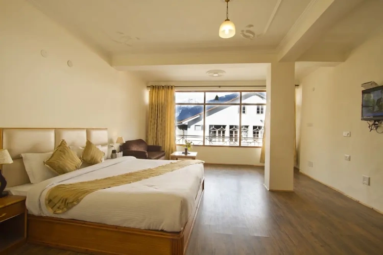 Premium Double room with land view