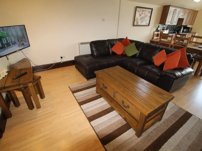 Hideaway 2 Bedroom Apartment by Cardiff Holiday Homes