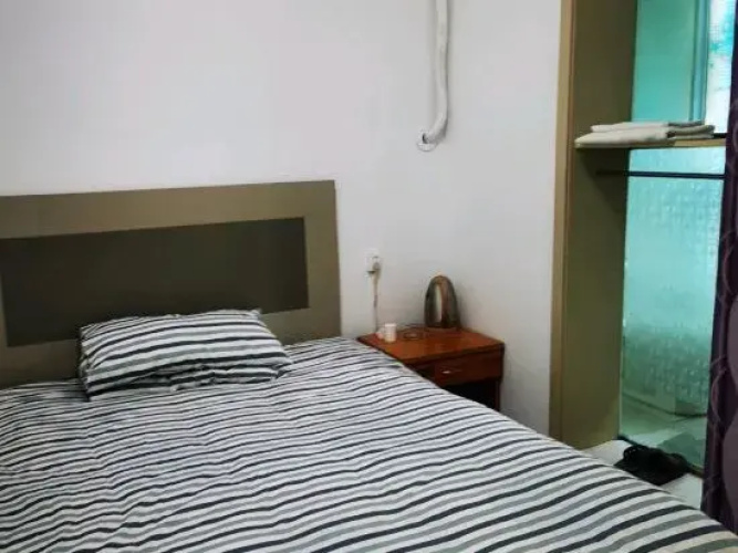 Hebi Yifeng Hotel