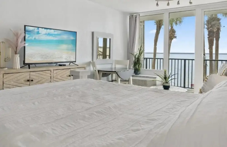 Bayside Inn 6282